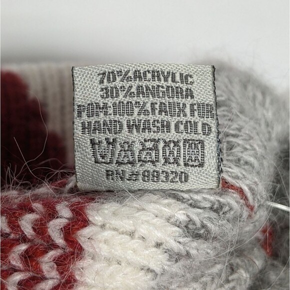CC Knit Beanie Angora Blend Pom Pom on Top Burgundy **NEW** - Picture 6 of 6